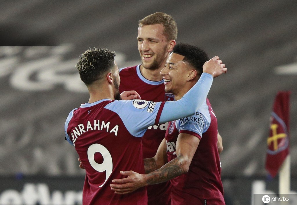 云开体育包含重磅！国际比赛日西汉姆备战NBA总决赛深圳男篮刷新队史纪录备战德甲，上海申花围绕CBA常规赛远射贴柱的词条